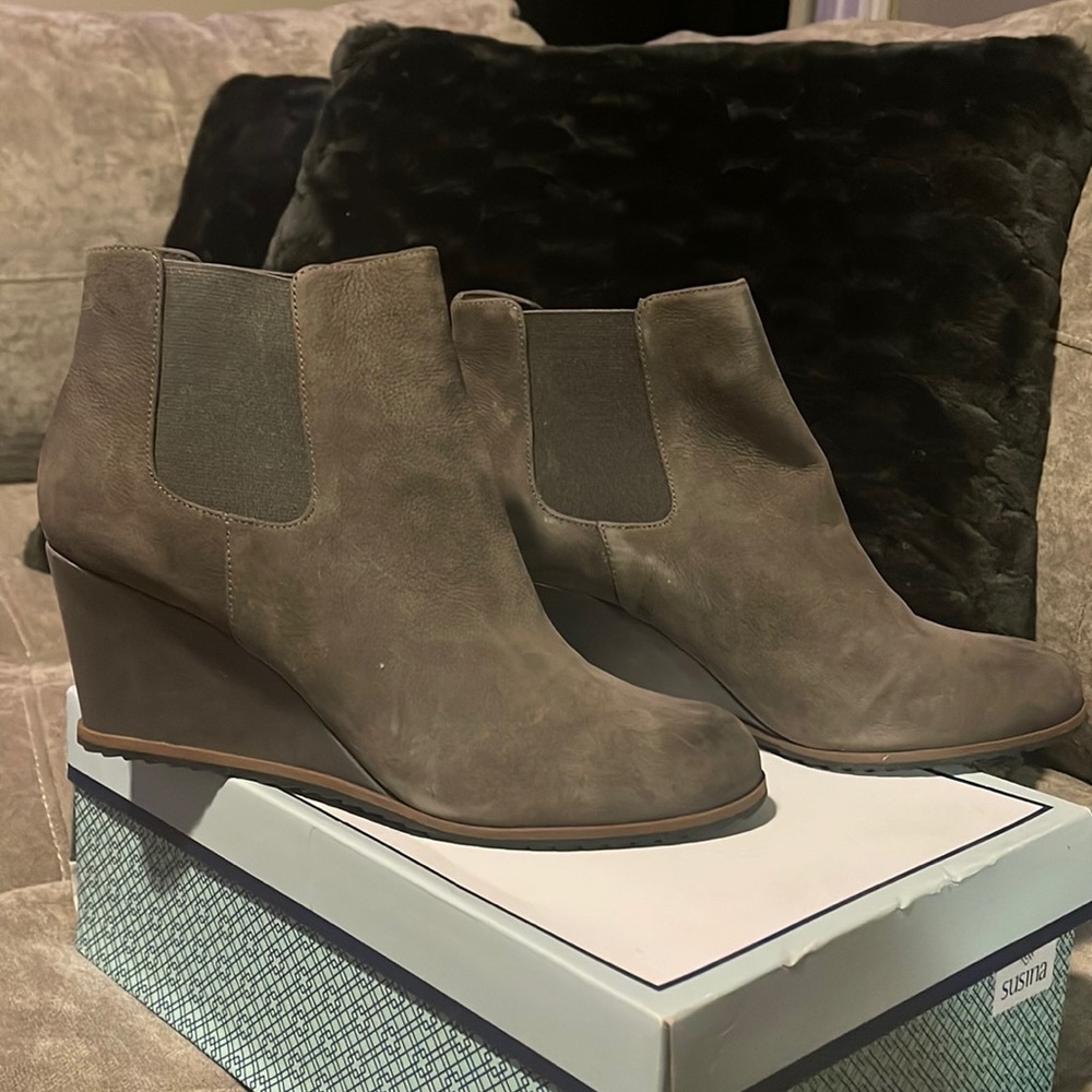 Brand New Booties Leather Upper 11M